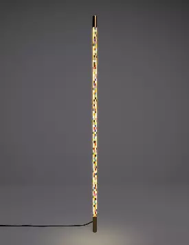 Applique con presa Linea Pixled