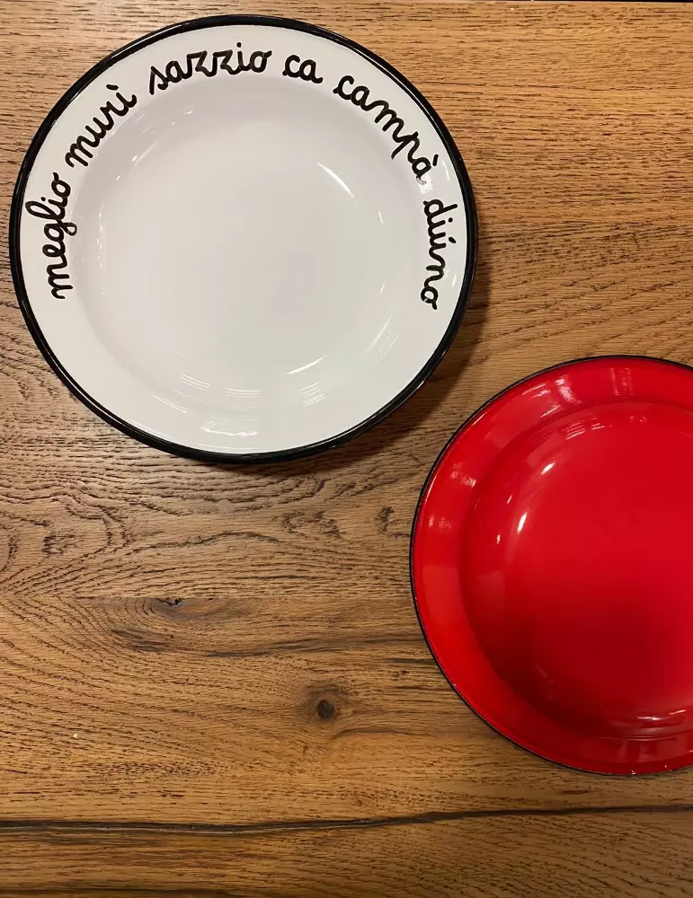 Meglio murí sazzio ca a campà diúno