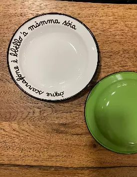 Ogni scarrafone è bello a mamma soja